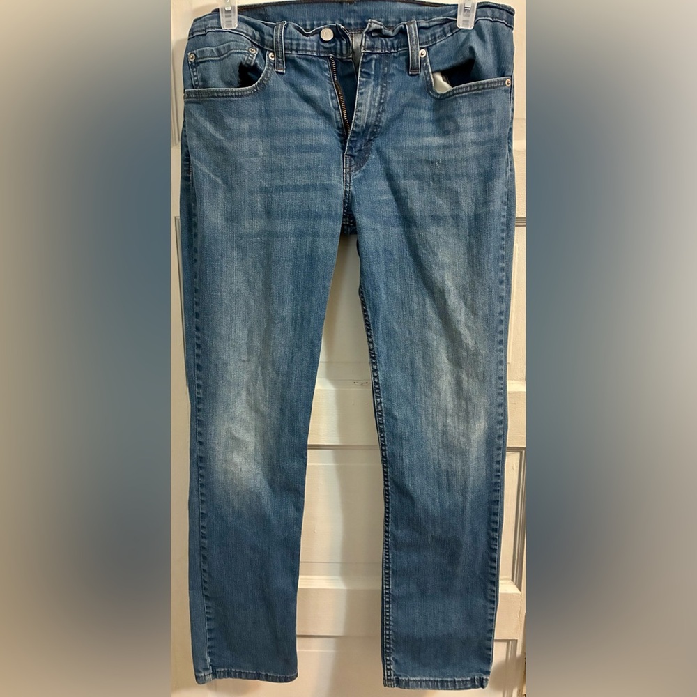Levi 511 Meduim Wash Tapered Jeans